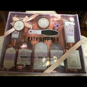 Simple Pleasures 13 Piece Luxury Gift Set